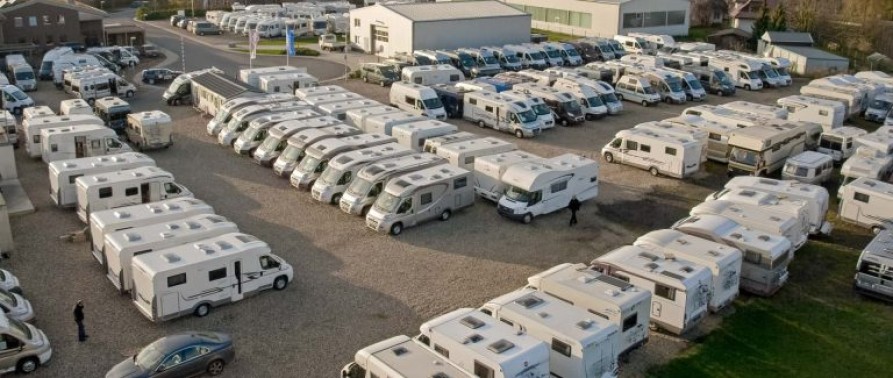 Een nieuwe kleine camper kopen, waar moet je op letten?
