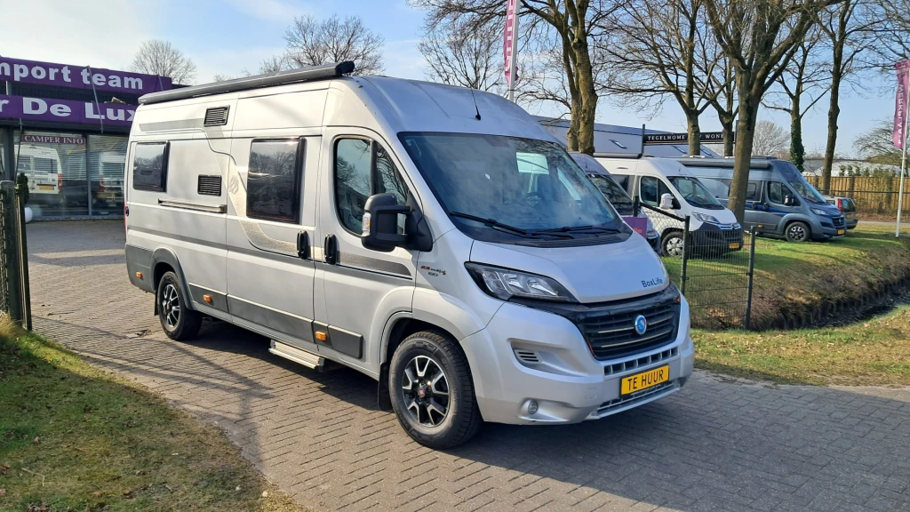 03 Luxe Knaus met enkele bedden automaat 150 pk