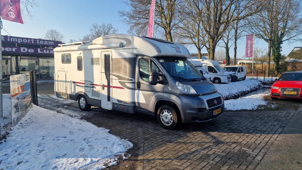63 Luxe Adria met Queensbed 2x Airco 150PK 5P