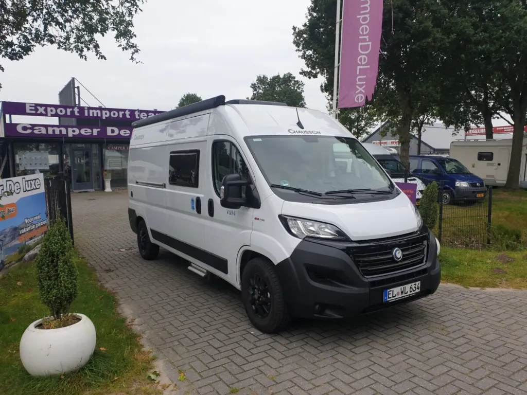 20 Compacte Chausson Firstline buscamper