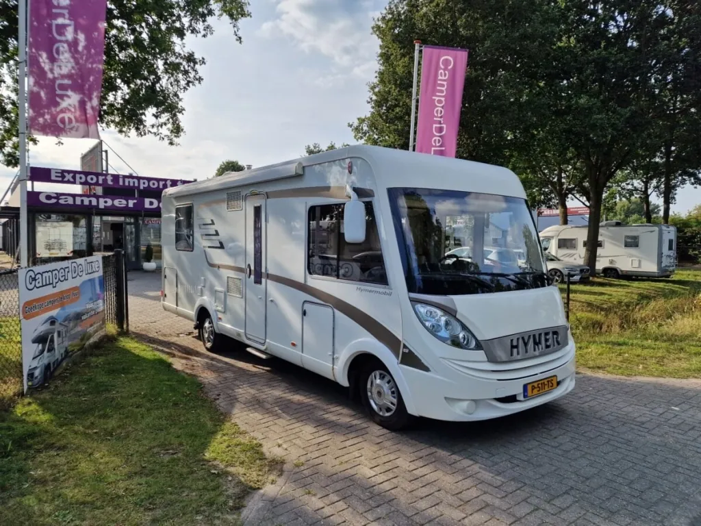45 Hymer B698 Queensbed, Dubbele Airco, Zonnepaneel