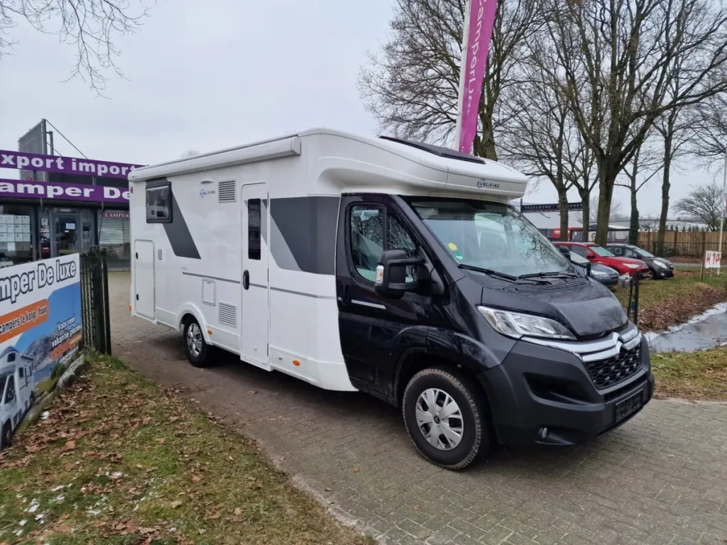 05 Luxe Sun Living S75-SL met enkele bedden en Hefbed