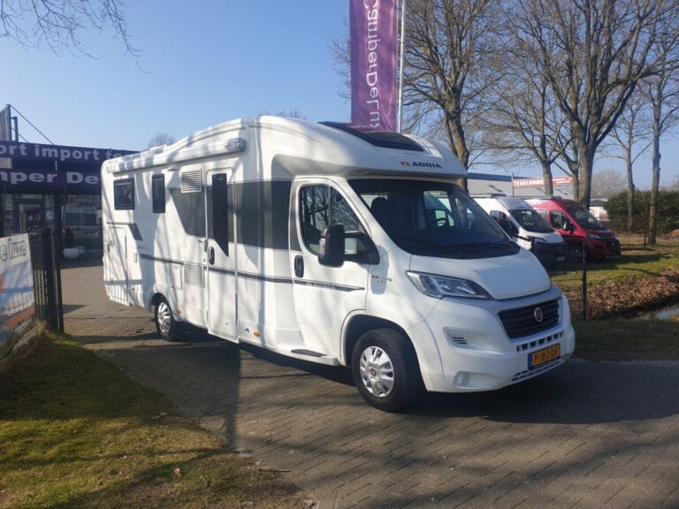 Dakluik caravan repareren